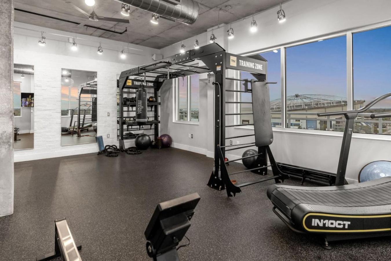 Modern 2 Bed Getaway Steps From Tropicana Field St. Petersburg Dış mekan fotoğraf