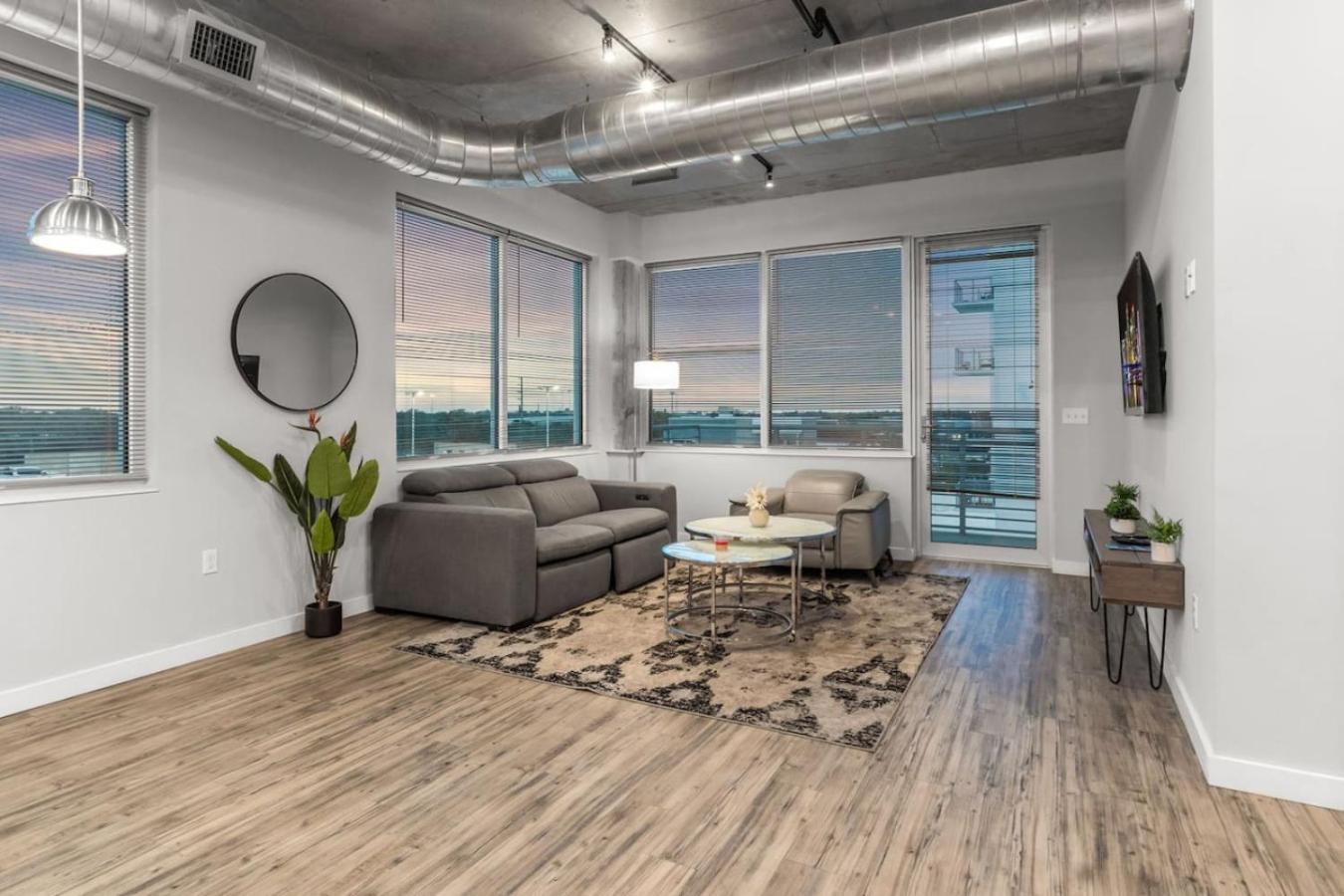 Modern 2 Bed Getaway Steps From Tropicana Field St. Petersburg Dış mekan fotoğraf